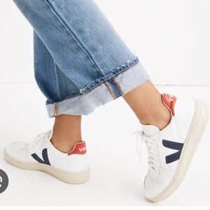 Veja V-10 Sneakers